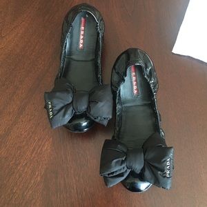 Prada black patent puffer bow ballerina flats